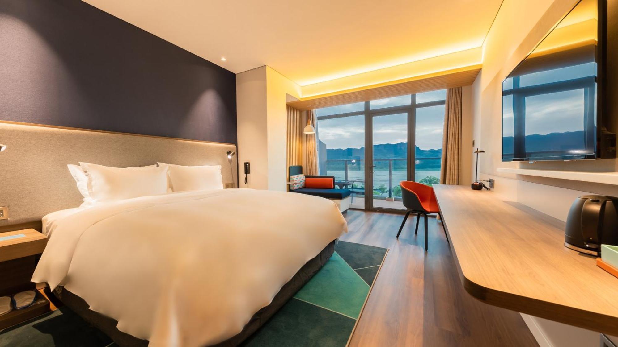 Holiday Inn Express Yichang Riverside By Ihg Exterior foto